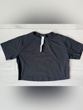 Lululemon women’s XXS shirt